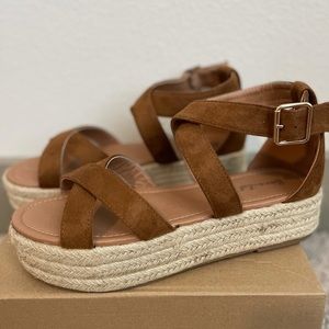 Tan/brown Espadrille sandals